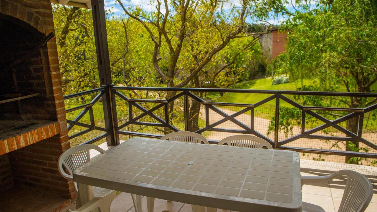 Victoria Village Apart-hotel Carilo