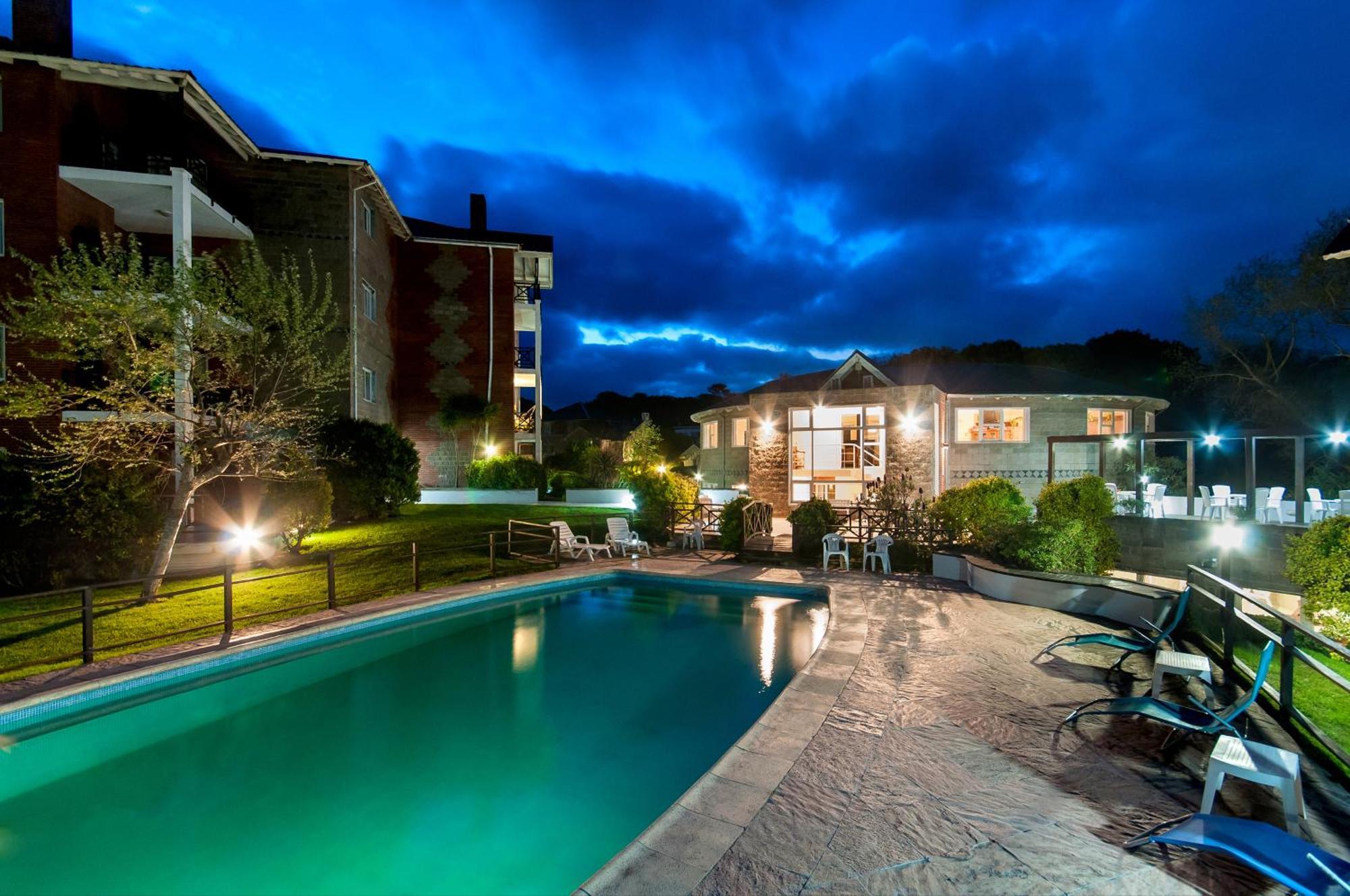Victoria Village 4*